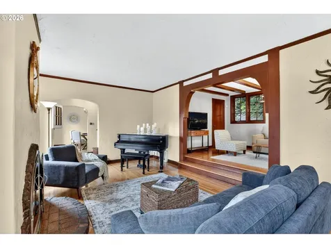 2207 NE Ridgewood Drive Portland OR 97212