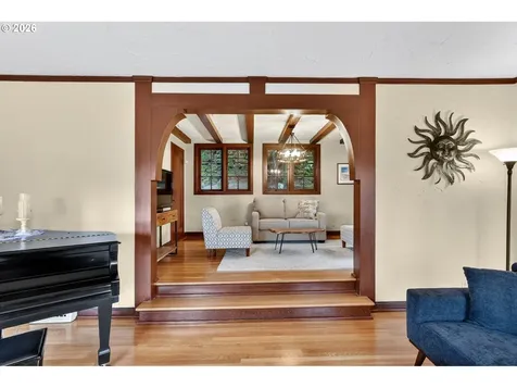 2207 NE Ridgewood Drive Portland OR 97212