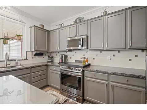 1926 SW 34th Street Gresham OR 97080