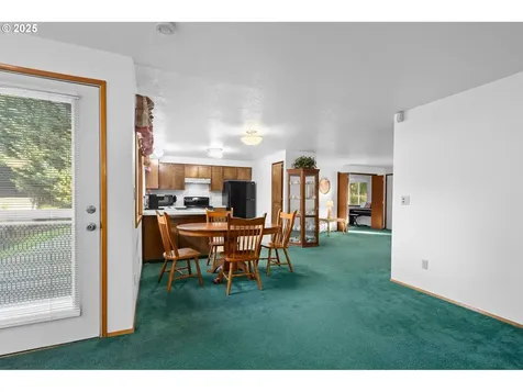 2706 SE Minter Bridge Road Hillsboro OR 97123