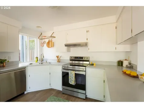 13017 SW Tearose Way Portland OR 97223