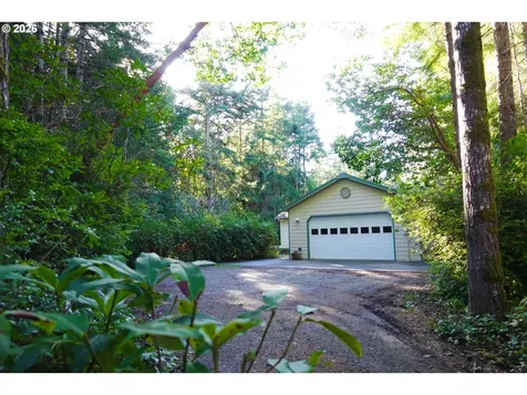 87444 Whistling Lane Bandon OR 97411