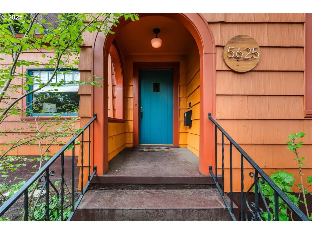 5625 N Greeley Avenue Portland OR 97217