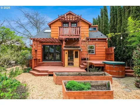 5625 N Greeley Avenue Portland OR 97217