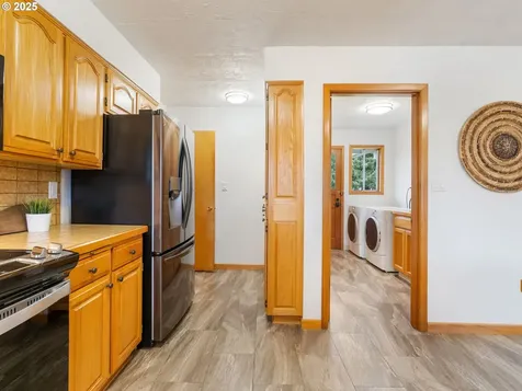 1864 N Country Club Drive Canby OR 97013
