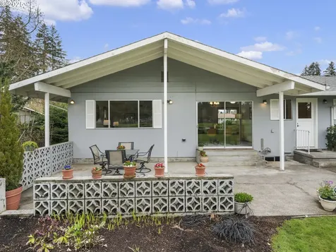 1864 N Country Club Drive Canby OR 97013