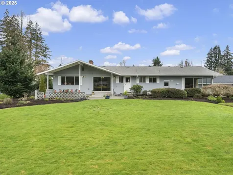 1864 N Country Club Drive Canby OR 97013