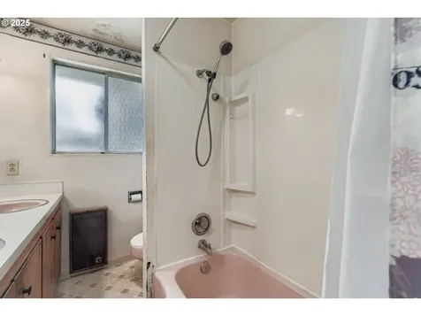 841 Washington Street Woodland WA 98674