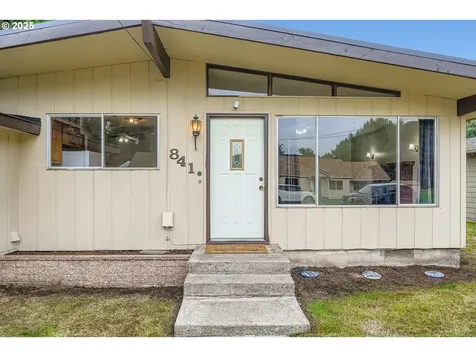 841 Washington Street Woodland WA 98674