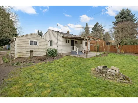 8425 NE Humboldt Street Portland OR 97220