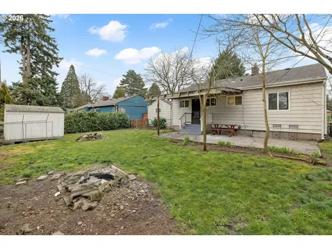 8425 NE Humboldt Street Portland OR 97220