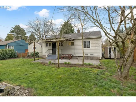 8425 NE Humboldt Street Portland OR 97220