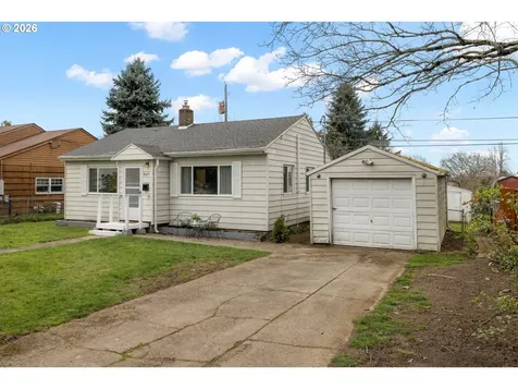 8425 NE Humboldt Street Portland OR 97220
