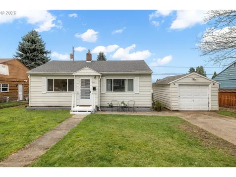 8425 NE Humboldt Street Portland OR 97220