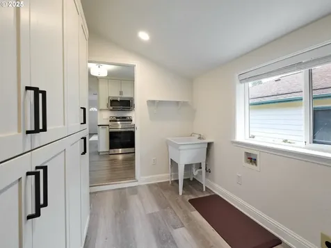 1006 Well Street Silverton OR 97381