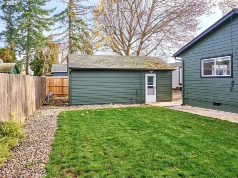 1006 Well Street Silverton OR 97381