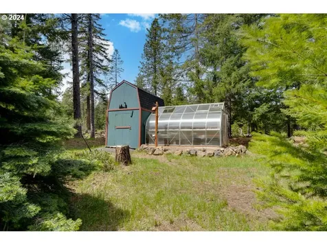 36 Lonesome Pines Drive Trout Lake WA 98650