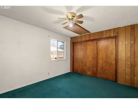 803 NE 160th Avenue Portland OR 97230