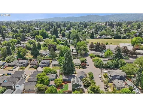 10214 N Midway Avenue Portland OR 97203