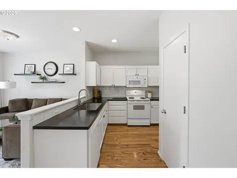 2320 NW Meadows Drive Mcminnville OR 97128