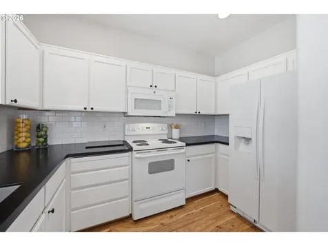 2320 NW Meadows Drive Mcminnville OR 97128