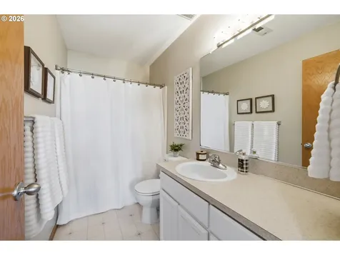 2320 NW Meadows Drive Mcminnville OR 97128