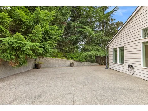 15104 SW Garnet Court Beaverton OR 97007