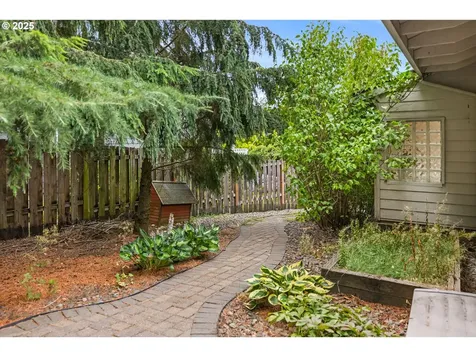 15104 SW Garnet Court Beaverton OR 97007