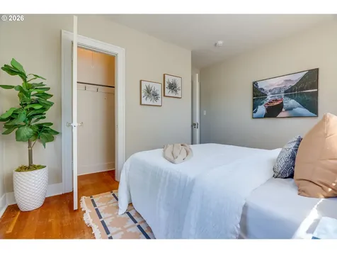 405 SE 85th Avenue Portland OR 97216