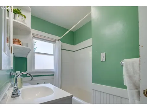 405 SE 85th Avenue Portland OR 97216