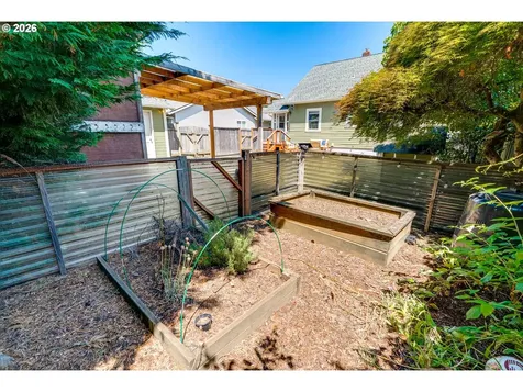 405 SE 85th Avenue Portland OR 97216