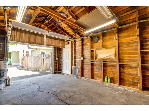 405 SE 85th Avenue Portland OR 97216