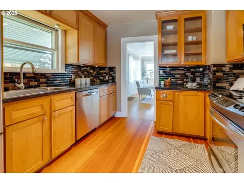 405 SE 85th Avenue Portland OR 97216