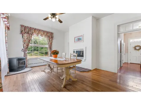 812 E 2nd Street Coquille OR 97423