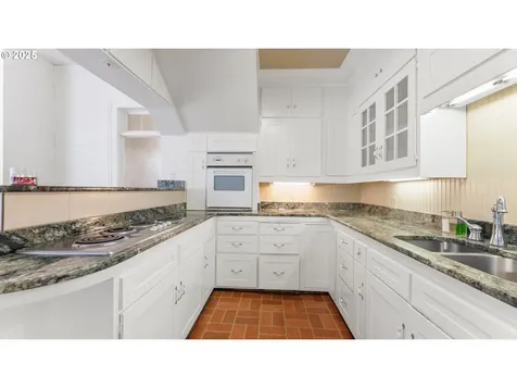 812 E 2nd Street Coquille OR 97423