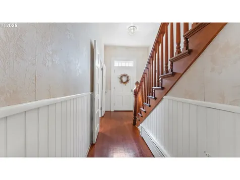 812 E 2nd Street Coquille OR 97423