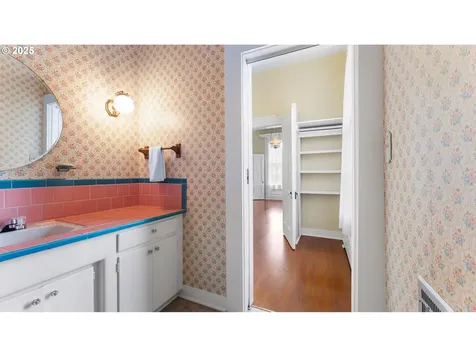 812 E 2nd Street Coquille OR 97423