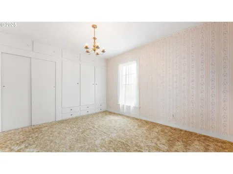 812 E 2nd Street Coquille OR 97423
