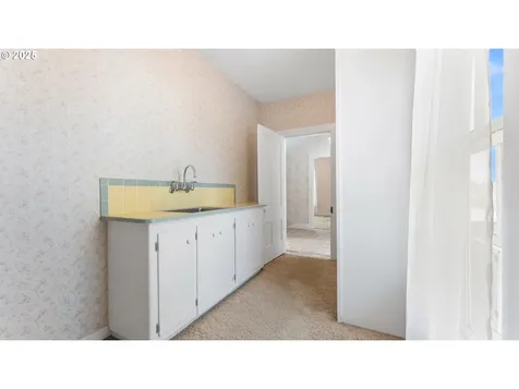 812 E 2nd Street Coquille OR 97423