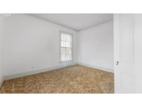 812 E 2nd Street Coquille OR 97423