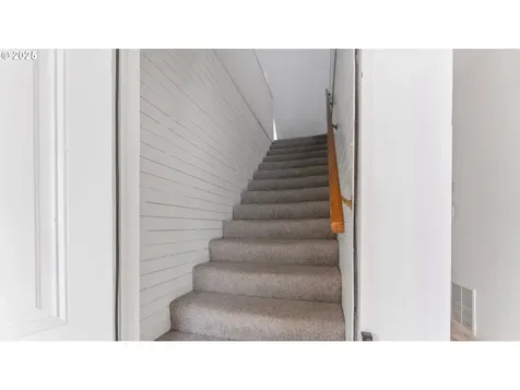 812 E 2nd Street Coquille OR 97423
