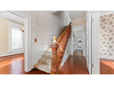 812 E 2nd Street Coquille OR 97423
