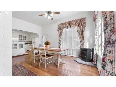 812 E 2nd Street Coquille OR 97423
