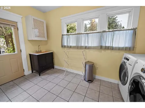 538 Mcclure Avenue Astoria OR 97103