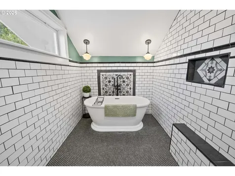 538 Mcclure Avenue Astoria OR 97103