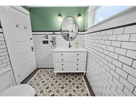 538 Mcclure Avenue Astoria OR 97103