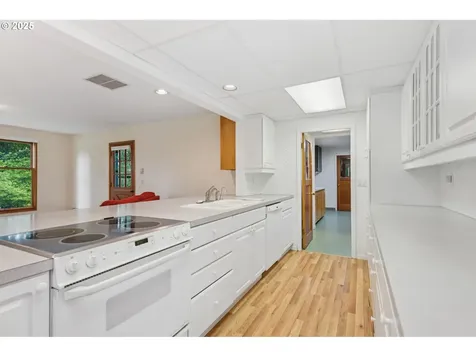 465 SE 24th Avenue Hillsboro OR 97123