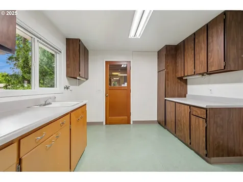 465 SE 24th Avenue Hillsboro OR 97123