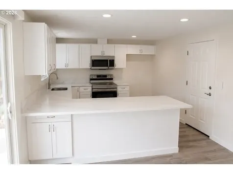 4942 NE Oak Park Drive Salem OR 97305