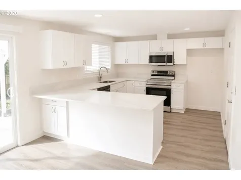 4942 NE Oak Park Drive Salem OR 97305